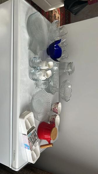 Продам новую посуду Салатник , кружки , молочница