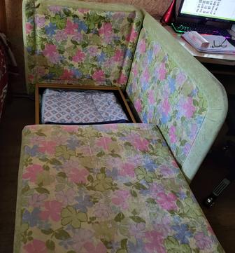 Отдам подростковый диван