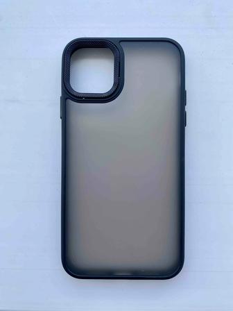 Продам новый матовый чехол на Iphone-11