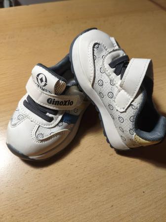 Кроссовки детские