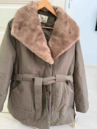 Продаю женскую куртку Ласаграда