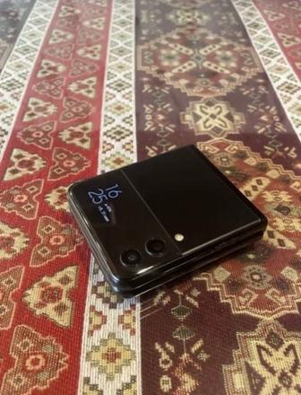 Samsung Z Flip 3 5Gв идеальном состоянии