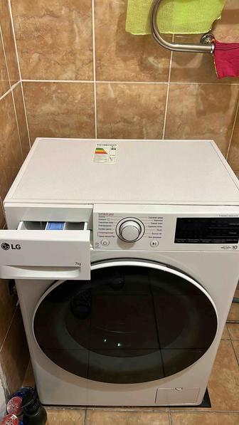 Продам стиральную машину LG -7кг в отличном состоянии в связи с переездом