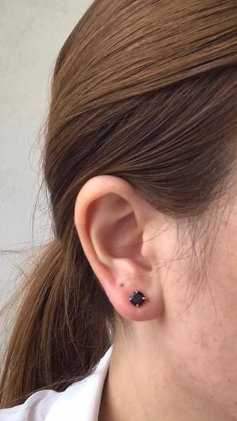 Золотые пуссеты с гранатом