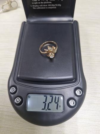 Продам кольцо с камнями 583 пробы вес 3,24 грамм.