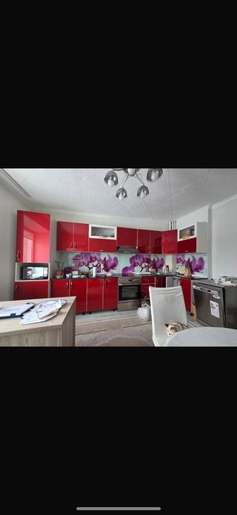 Продам кухонный гарнитур .самовывоз