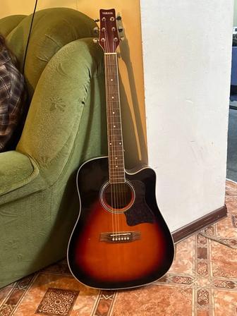 Продам гитару Yamaha