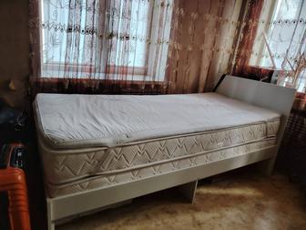 2 односпальные кровати с матрасами