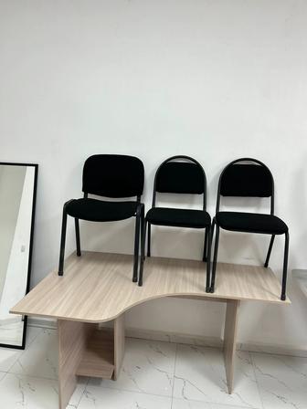 Парта, стулья, шкафы для одежды, шкафы для сувениров, принтер