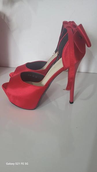 Продам новый туфли