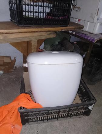 Продам бачок от унитаза