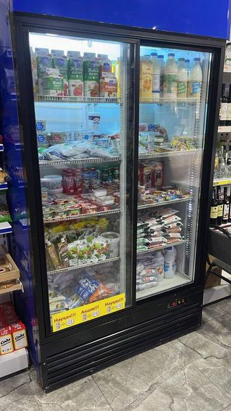 Продам холодильник витрину