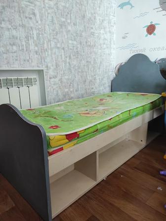 Продам кровать детскую