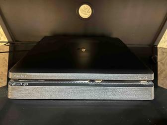 PlayStation 4 slim 500 gb
