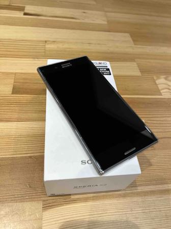 Sony Xperia XZ Premium (G8142) 64Gb LTE Silver (Как новый)