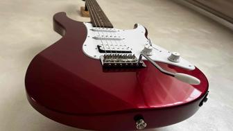 Yamaha Pacifica 012 Red