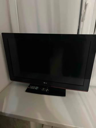 Продам телевизор LG в отличном с пультом, диагональ 81, не смарт, 20 тыс