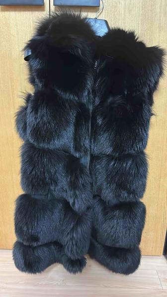 Продам меховую жилетку