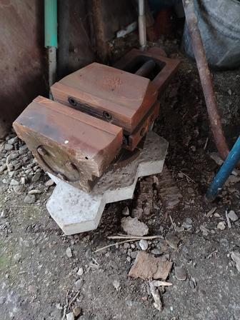 Продам тиски