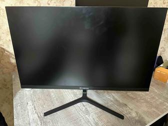 Монитор и клавиатура