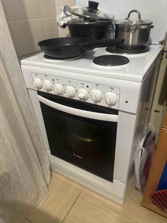 СРОЧНО продам электроплиту GEFEST с духовкой
