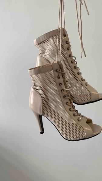 Туфли High heels