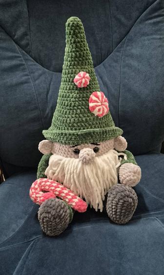 Гномик вязаный ручной работы