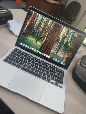 MacBook Air 13 (2020, M1) 8GB RAM, 256GB SSD