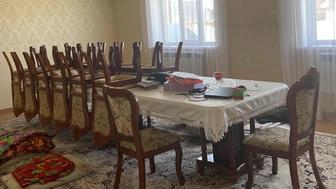 Гостиный стол со стульями