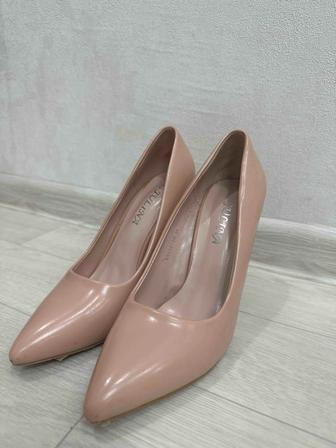 Продается туфли-лодочки