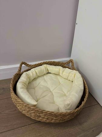 Лежанка для кошки