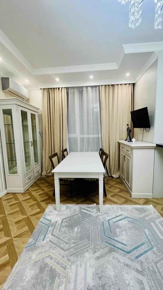 Продам две пары шторы 3 на 1.5