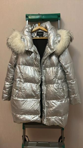 Продам зимний пуховик необычный цвет