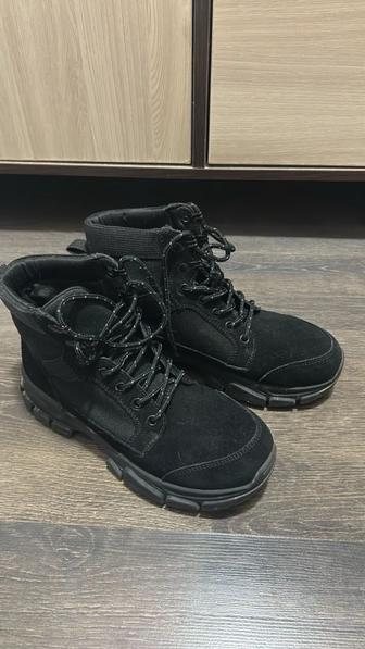 Ботинки Skechers демисезонные замшевые