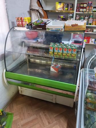 Продам холодильную витрину