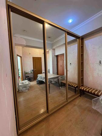 Продам шкаф-купе с зеркалами