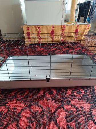 Продам большую клетку.