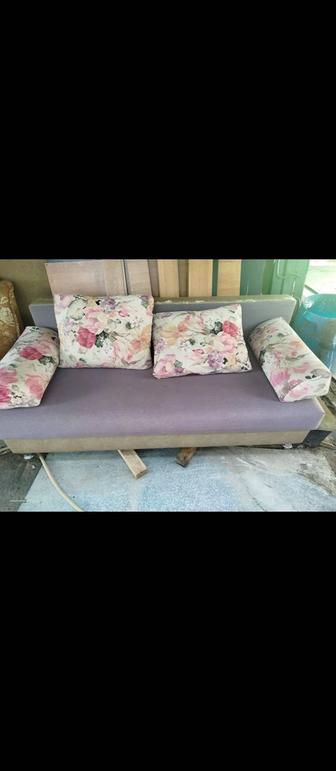 Продам Диван выдвижной б/у