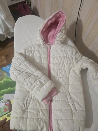 Продам куртку на девочку