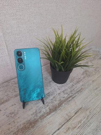 Смартфон Vivo v40 lite