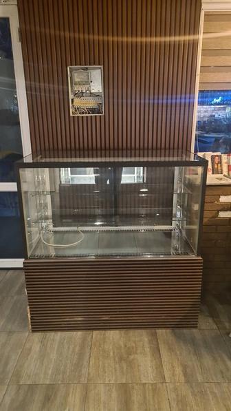 Витринный холодильник