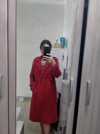 Отдам даром женские зимние пуховики