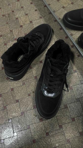 Кроссовки зима