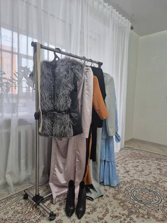 Платья