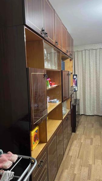 Отдам даром стенку