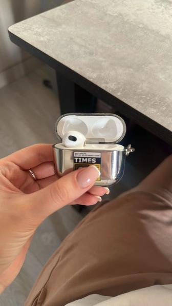 Airpods 3, кейс и правое ушко