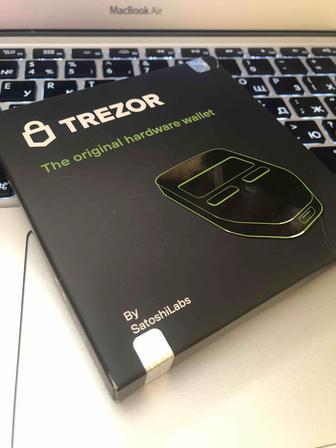 Крипто кошелек Trezor