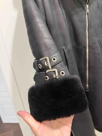 Продам на натуральную дубленку новую