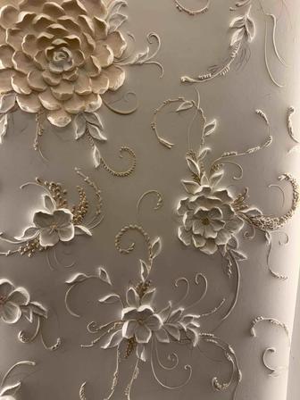 Барельеф на стене