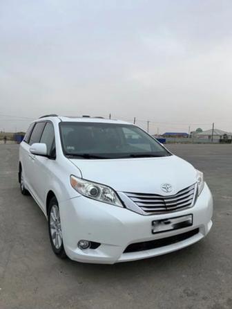 Услуги минивэна Тайота Сиенна Toyota Sienna